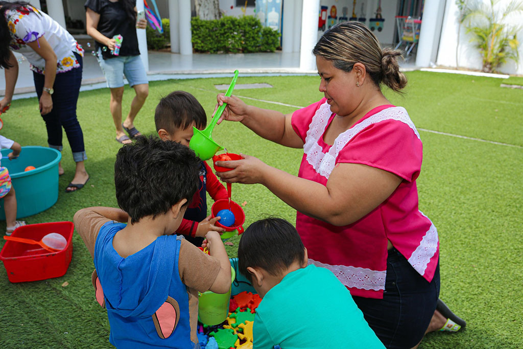 Diversión, juegos y sonrisas en el Día de la Niña y el Niño en los CAI del ISSTEY
