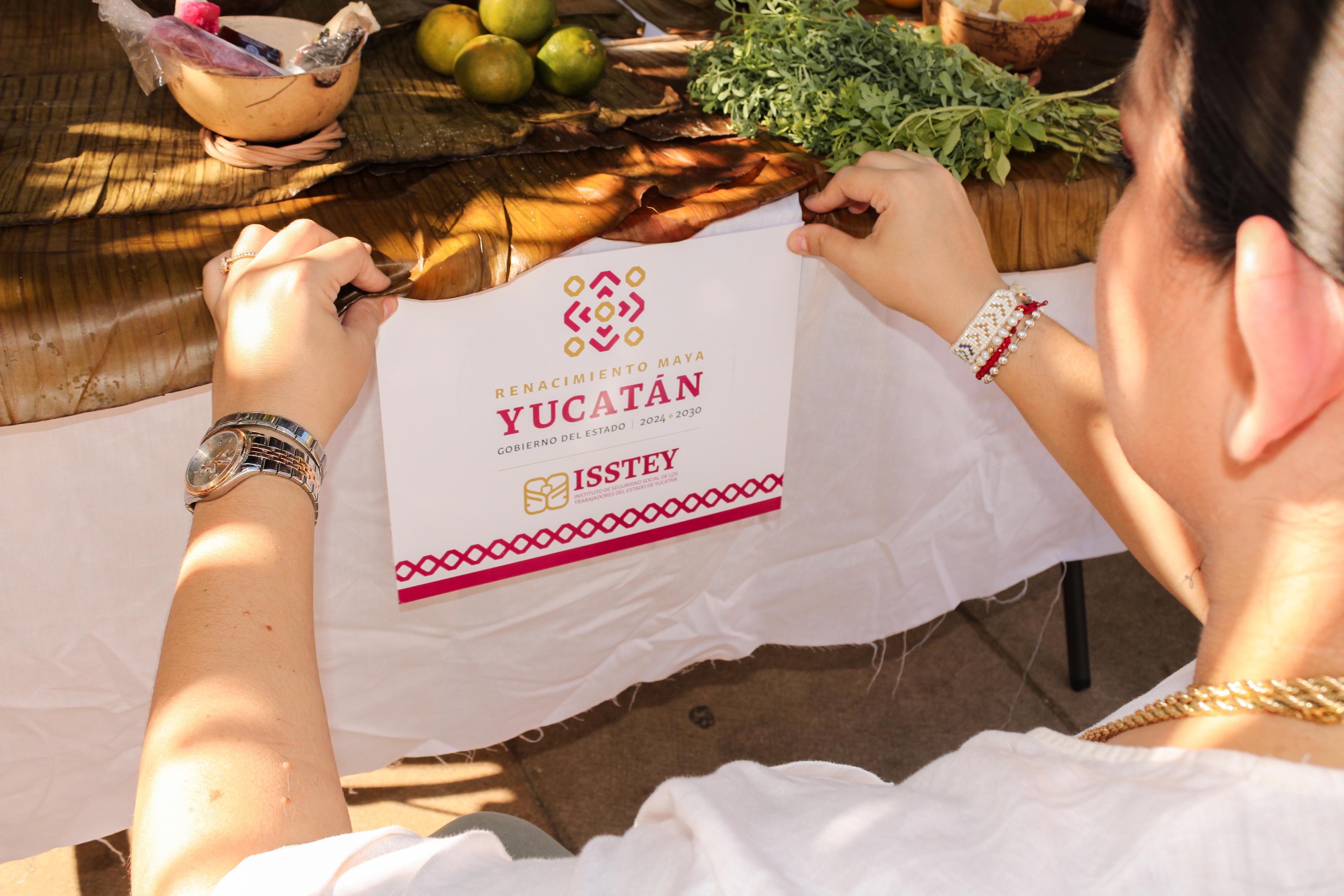 Muestra Estatal de Altares de Janal Pixán