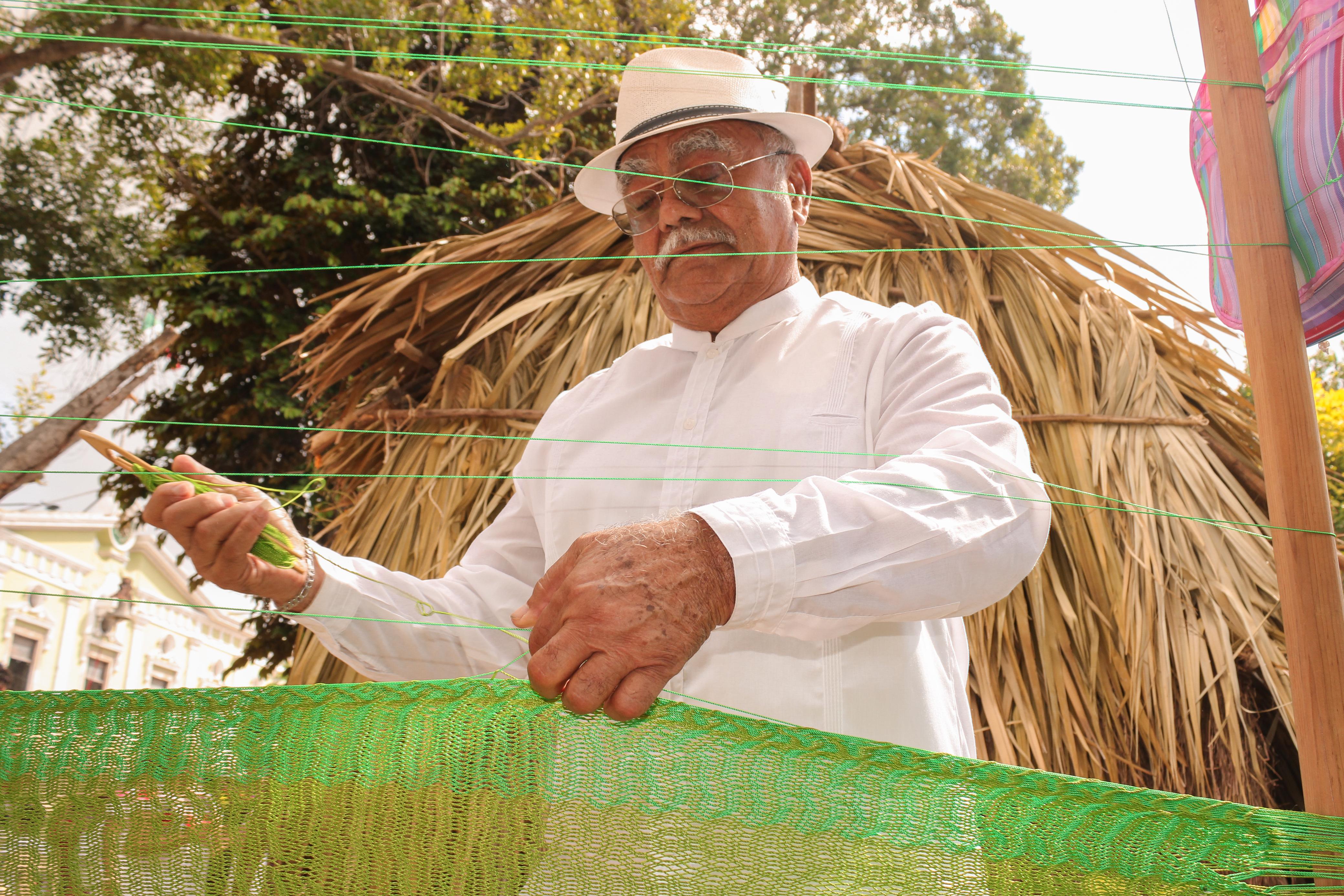 Muestra Estatal de Altares de Janal Pixán.
