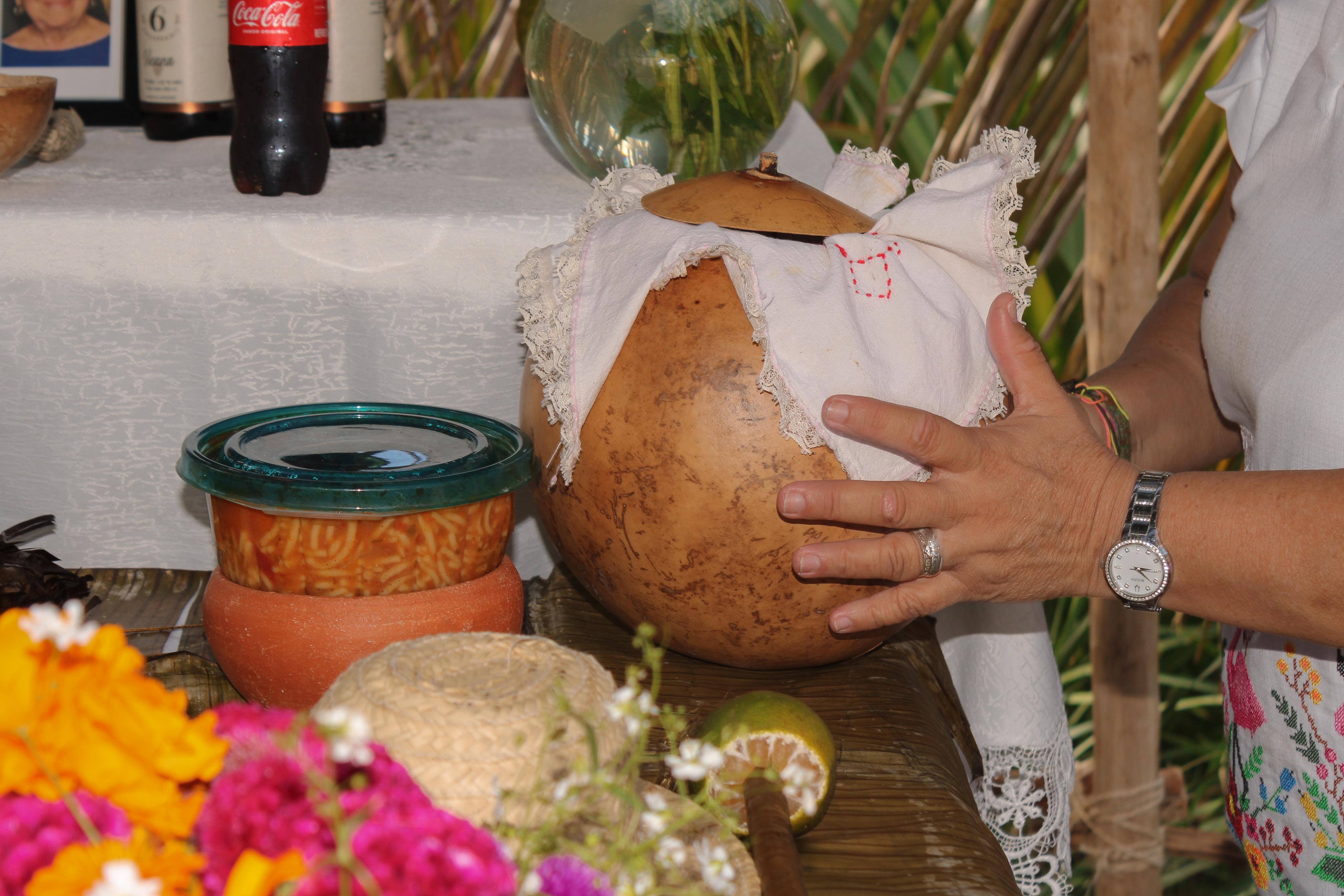 Muestra Estatal de Altares de Janal Pixán.